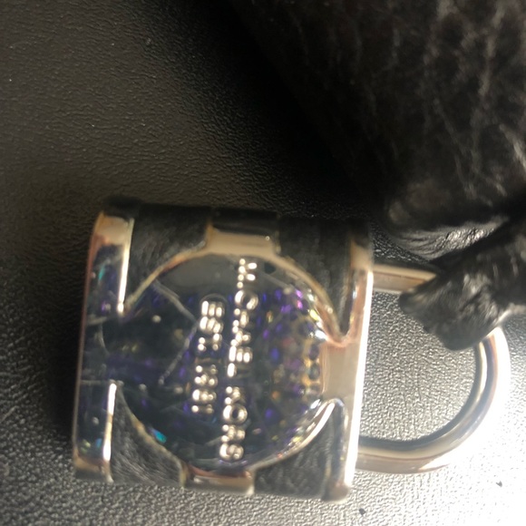 Black  leather Michael Kors purse - Picture 7 of 8